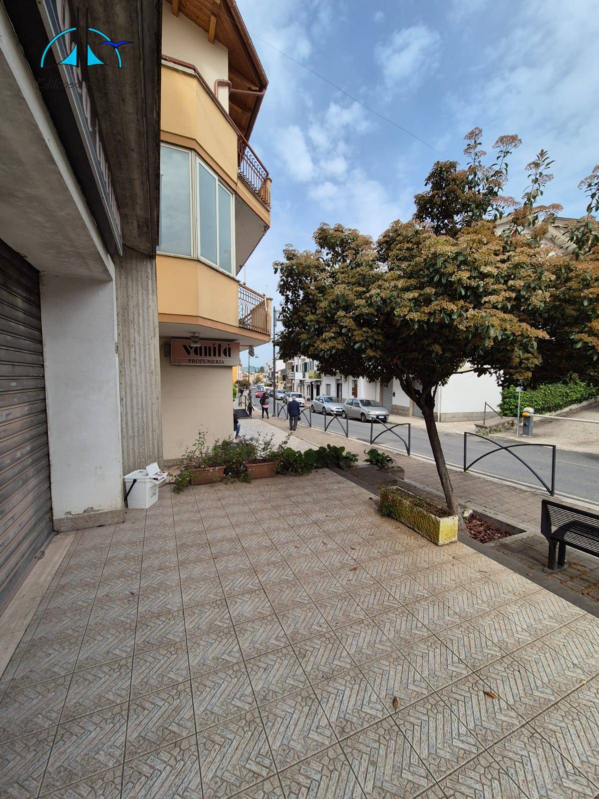 Locale commerciale in affitto a Fara in Sabina, Passo Corese