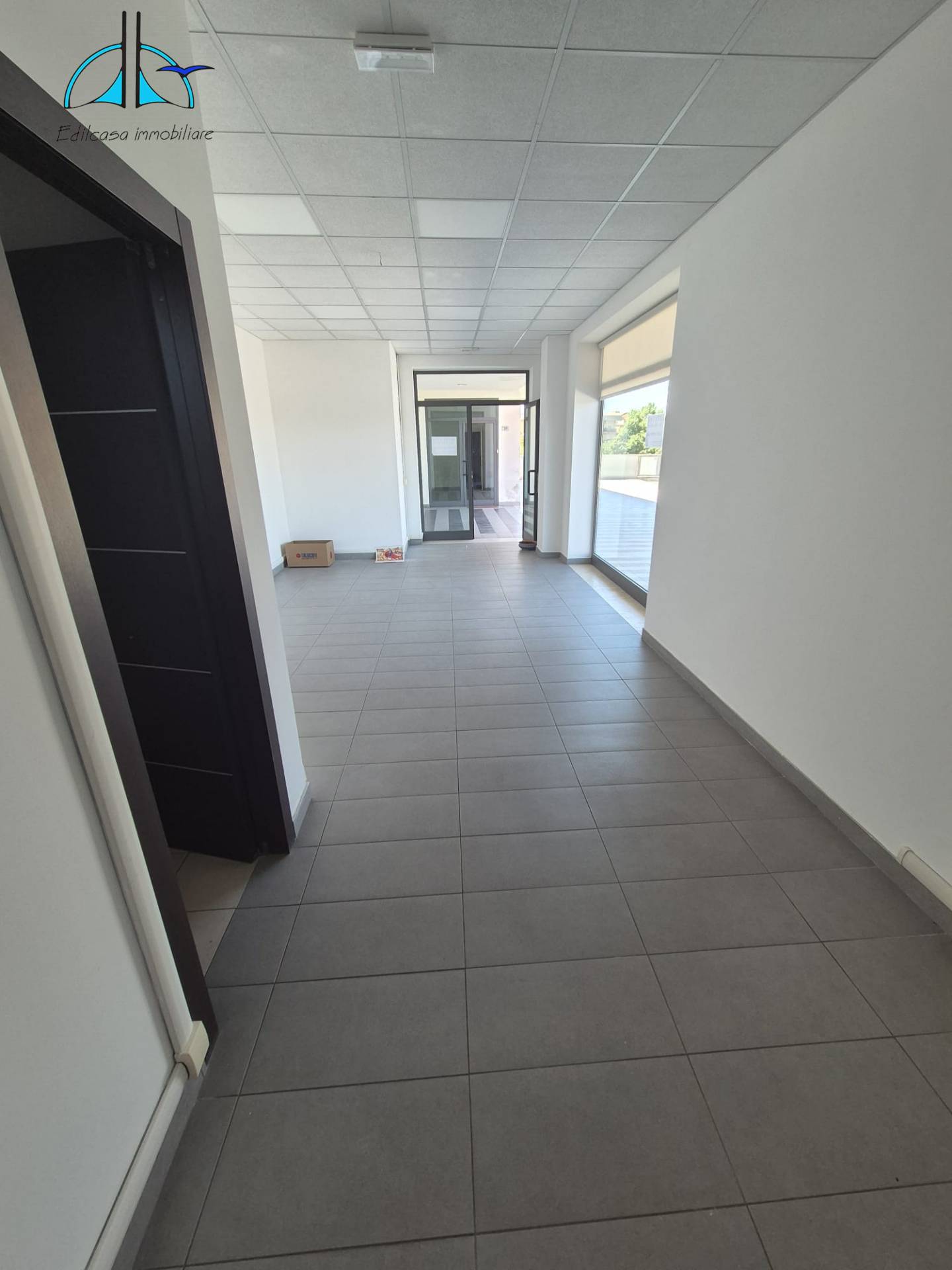 Locale commerciale in affitto a Fara in Sabina, Passo Corese