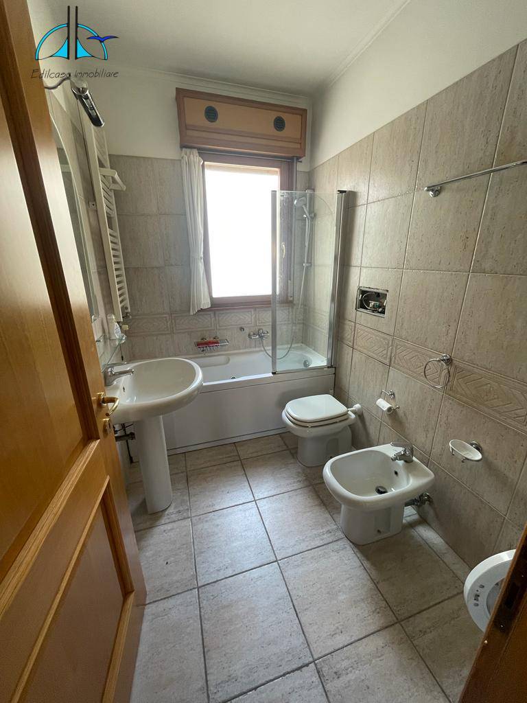 Appartamento in vendita a Roma, EUR