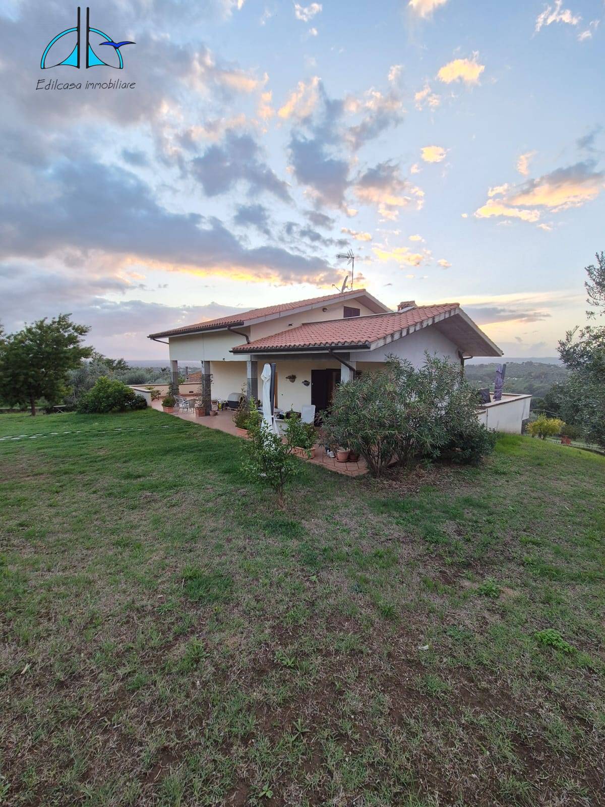 Villa in vendita a Fara in Sabina, Arci