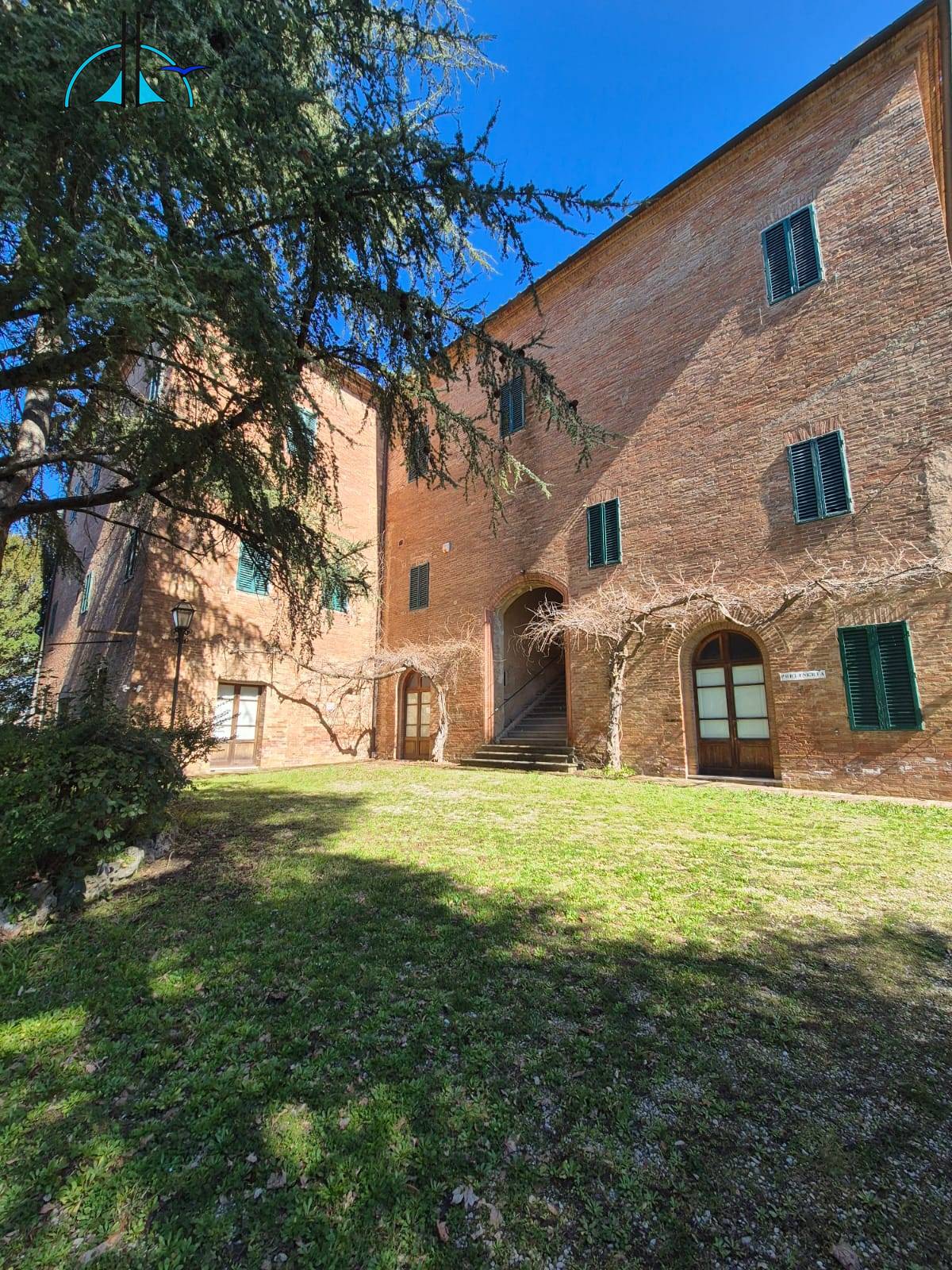 Monastero - Badia in vendita a Siena, Semicentrale