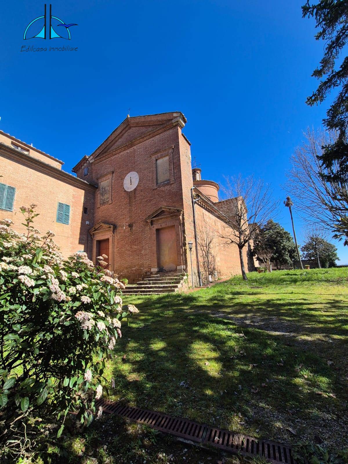 Monastero - Badia in vendita a Siena, Semicentrale