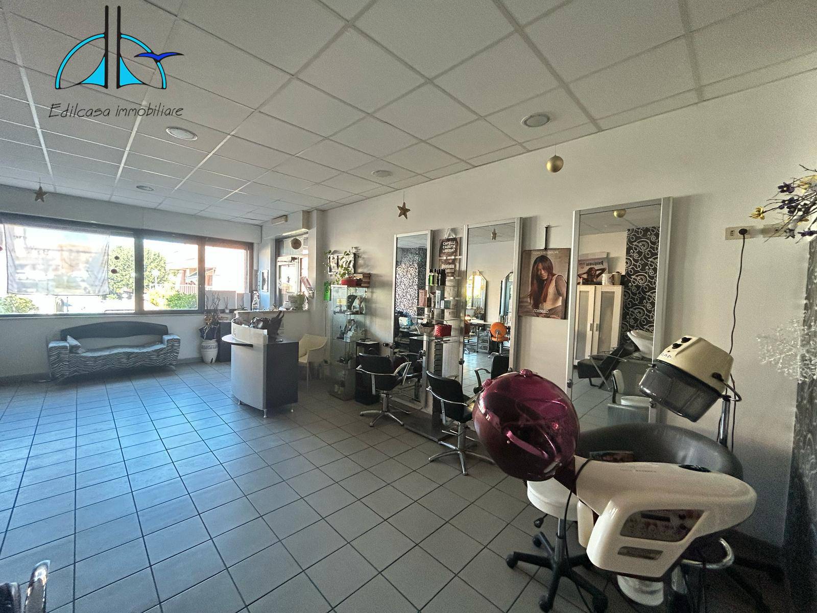 Locale commerciale in vendita a Fara in Sabina