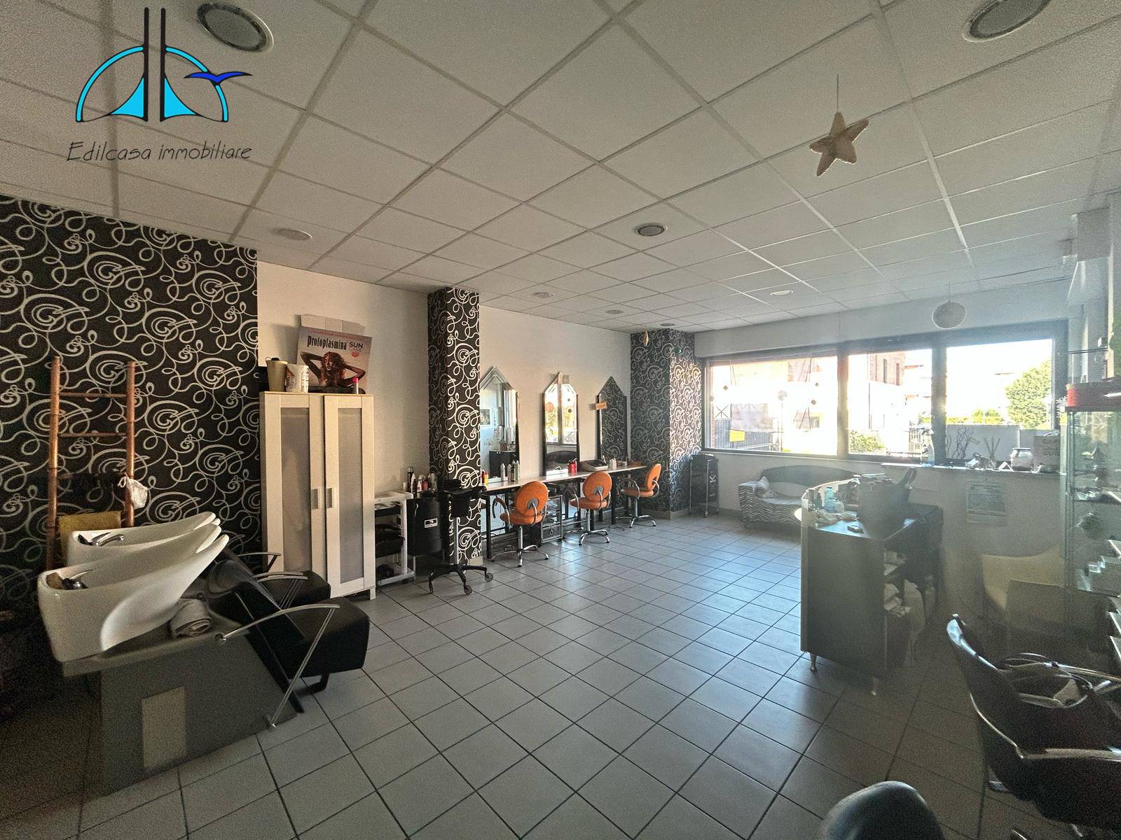 Locale commerciale in vendita a Fara in Sabina