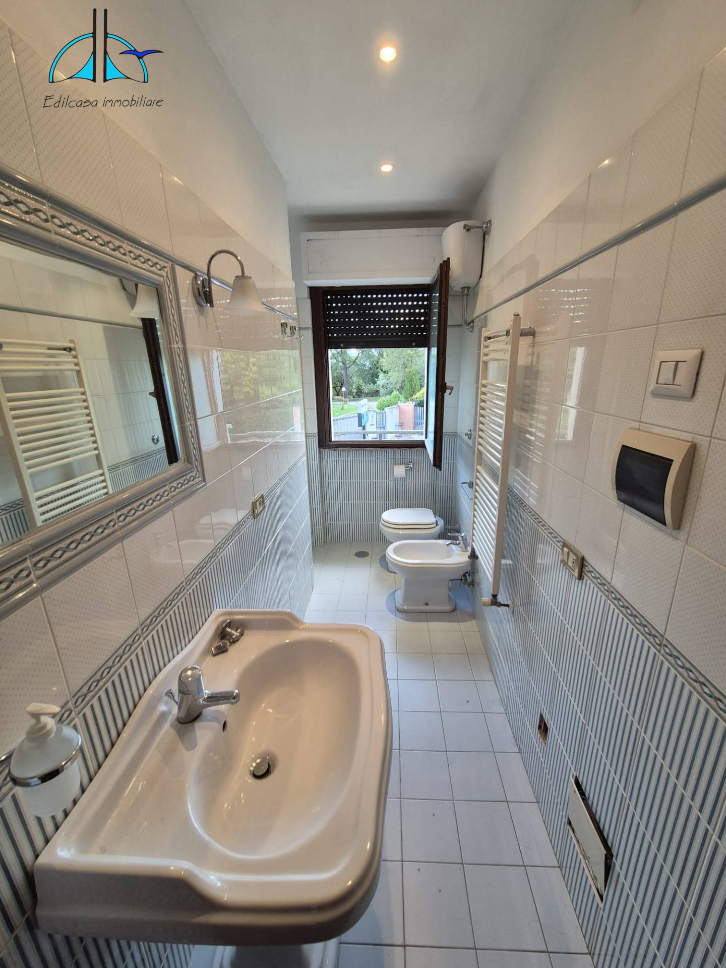 villa bifamiliare in vendita a Fara in Sabina, Passo Corese