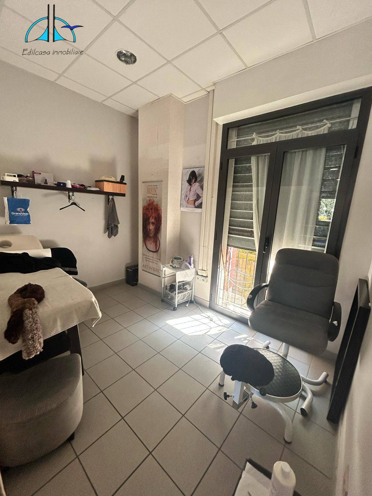 Locale commerciale in vendita a Fara in Sabina