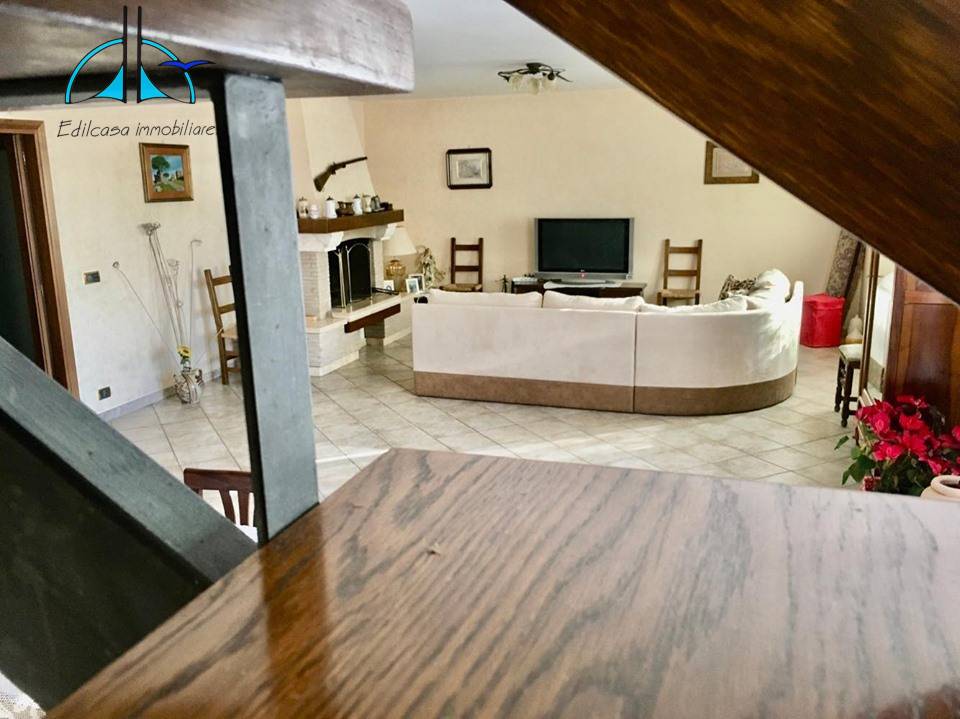 Villa in vendita a Fara in Sabina, Borgo Quinzio