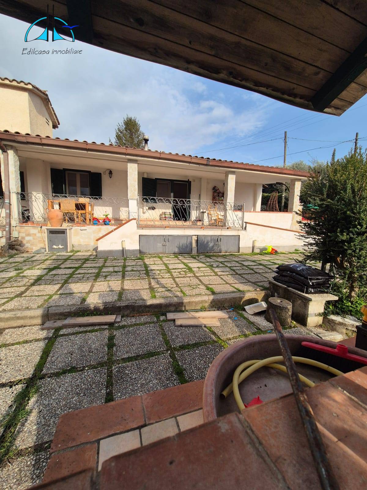 Villa in vendita a Fara in Sabina, Stallone