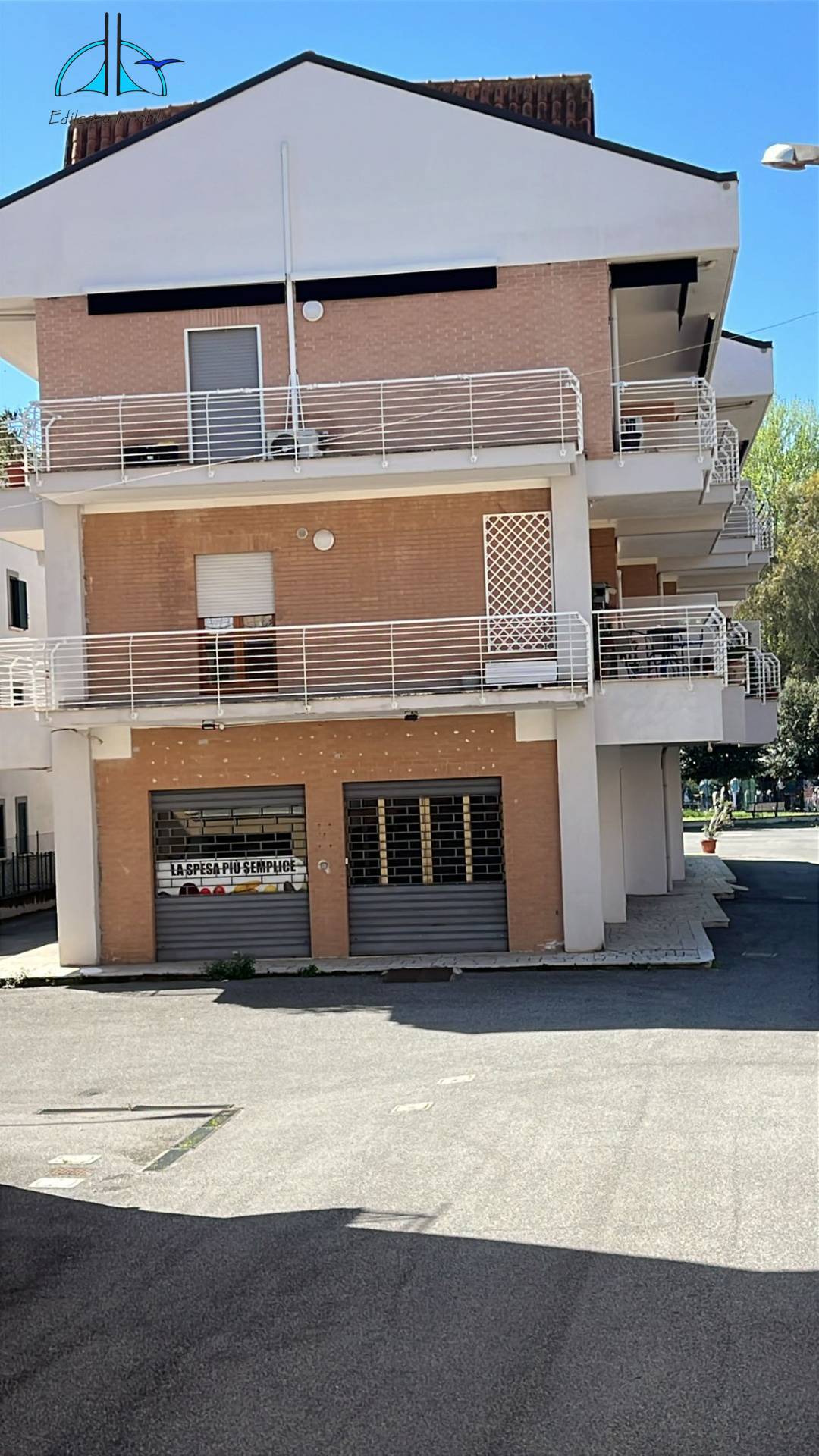 Locale commerciale in affitto a Fara in Sabina, Passo Corese