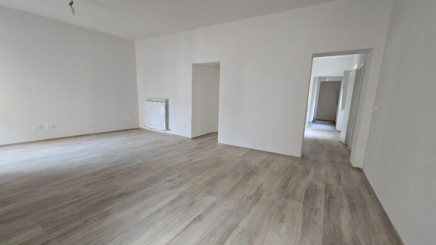 Casa indipendente con terrazzo a Calci