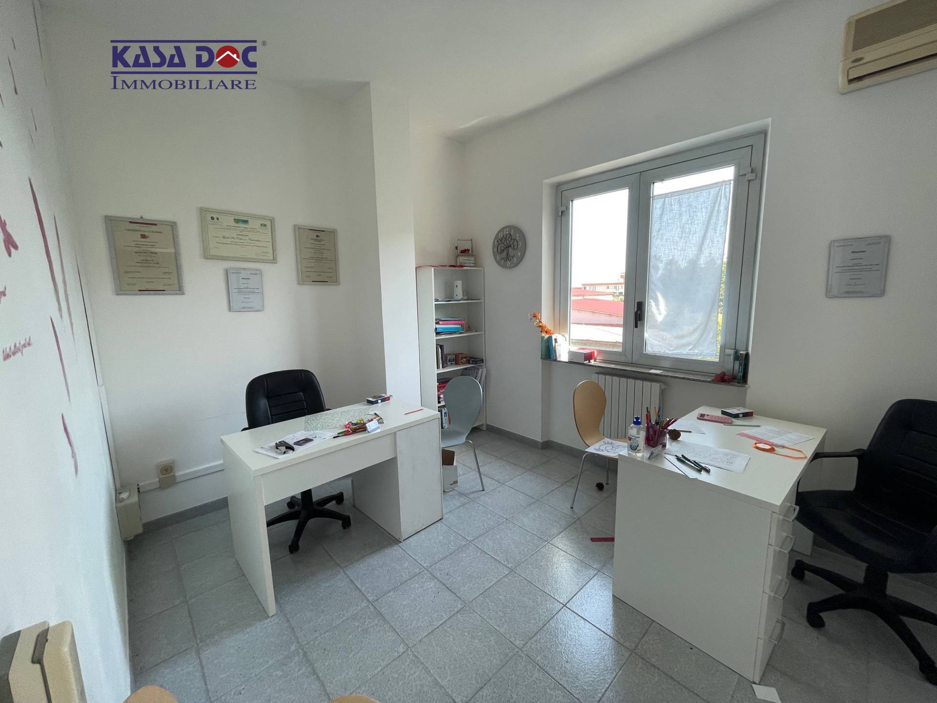 Appartamento uso ufficio in vendita a Catanzaro, Via Lucrezia Della Valle