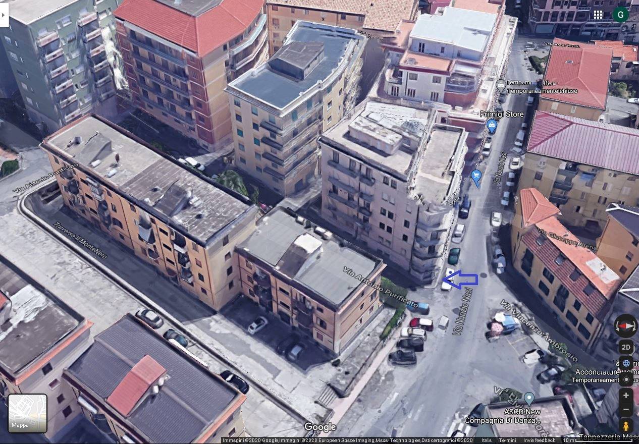 Locale Commerciale in affitto a Catanzaro, Quartiere S. Leonardo