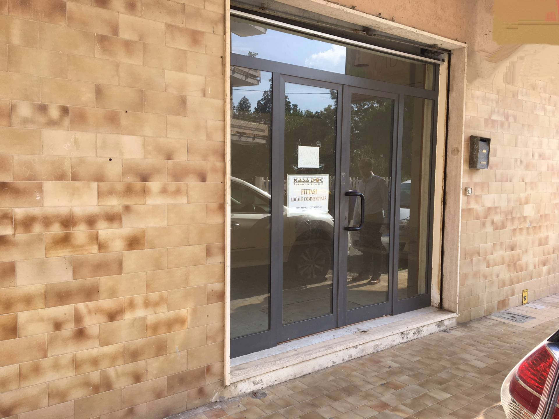 Locale commerciale in affitto a Catanzaro, Catanzaro Lido