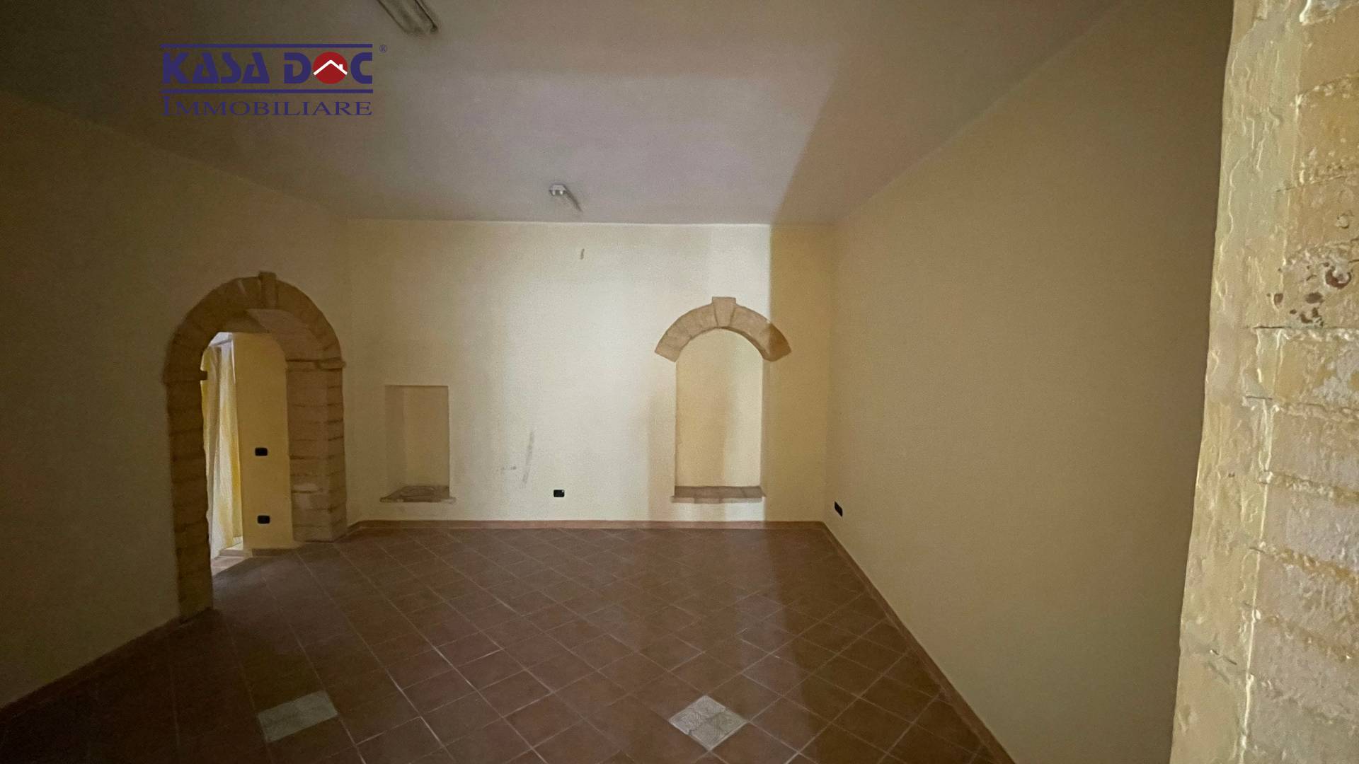 Locale Commerciale in vendita a Catanzaro, CATANZARO CENTRO