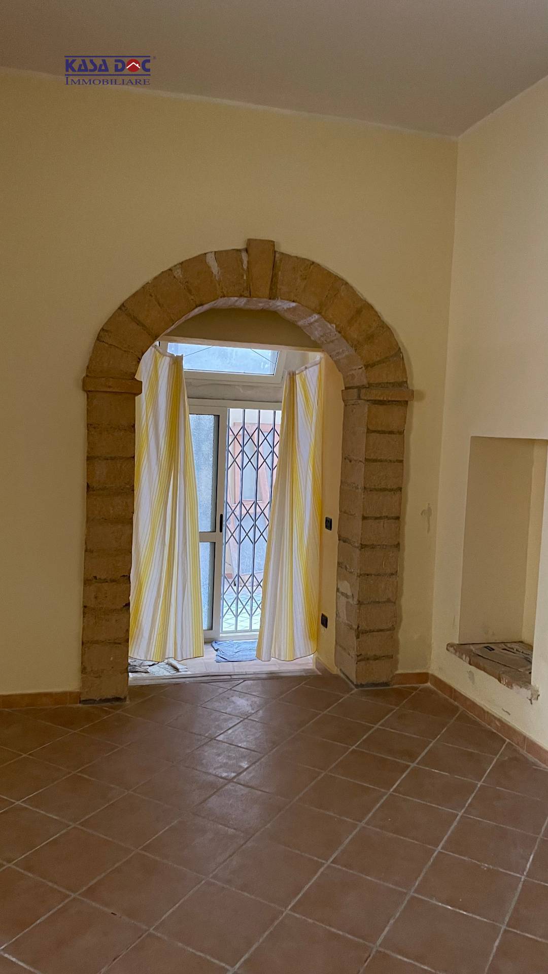 Locale Commerciale in vendita a Catanzaro, CATANZARO CENTRO