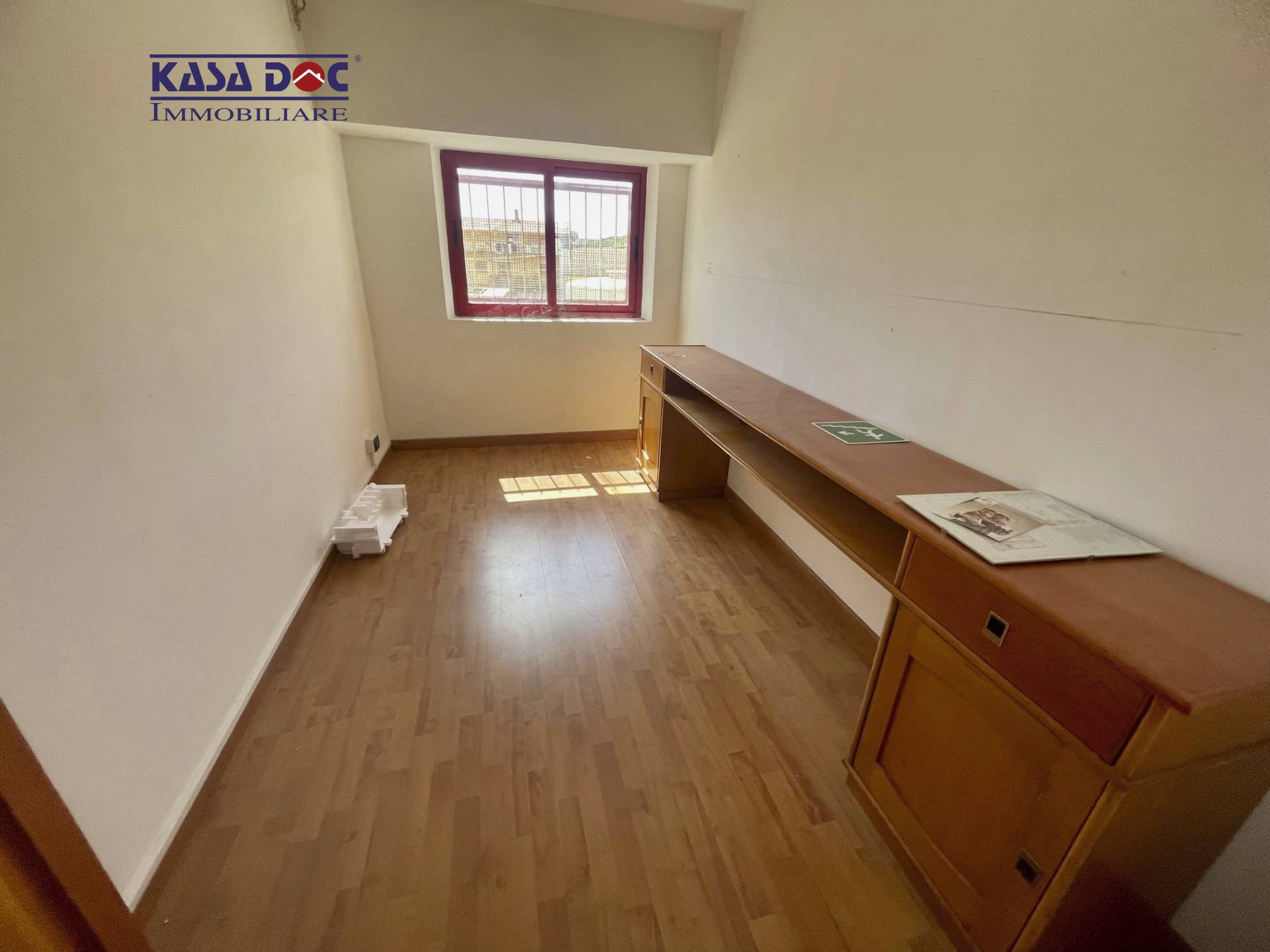 Locale Commerciale in vendita a Catanzaro, Via Lucrezia Della Valle