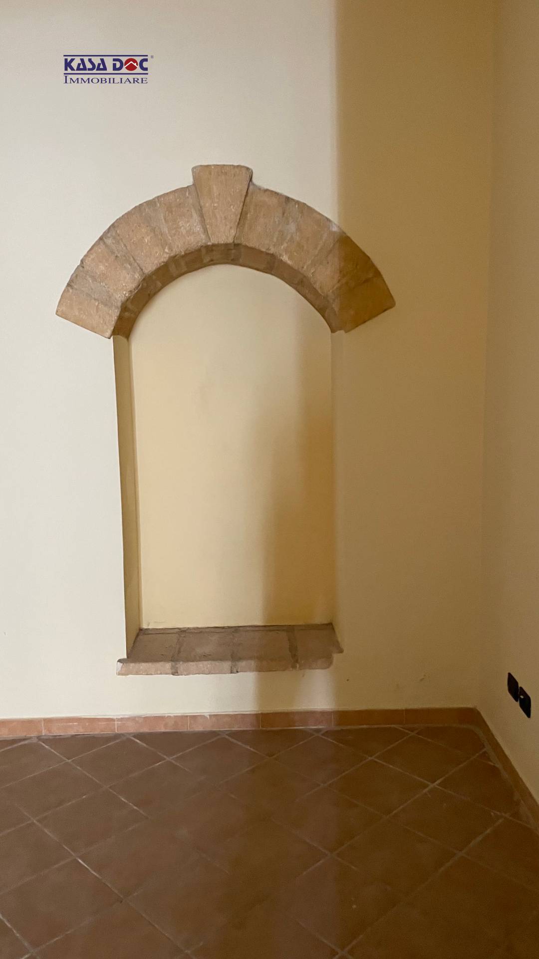 Locale Commerciale in vendita a Catanzaro, CATANZARO CENTRO