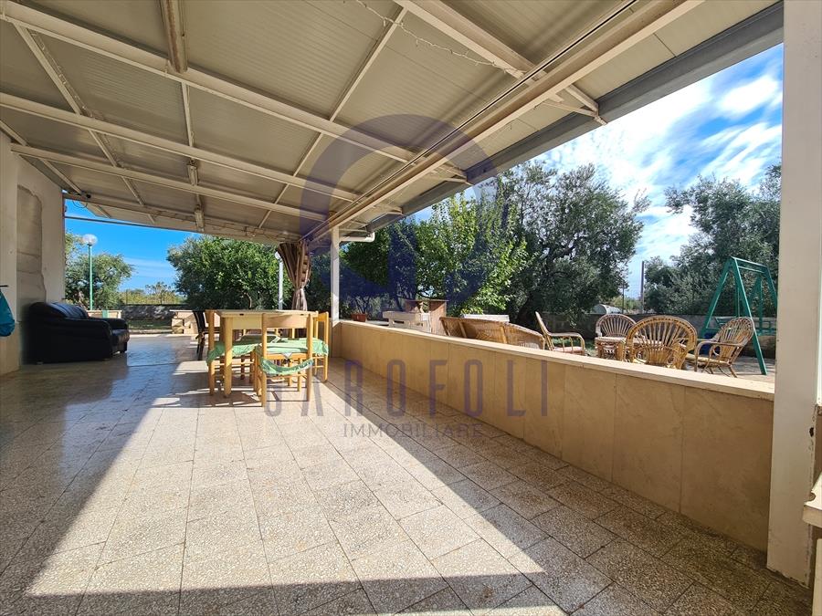 Villa con giardino in contrada macchione, Bisceglie