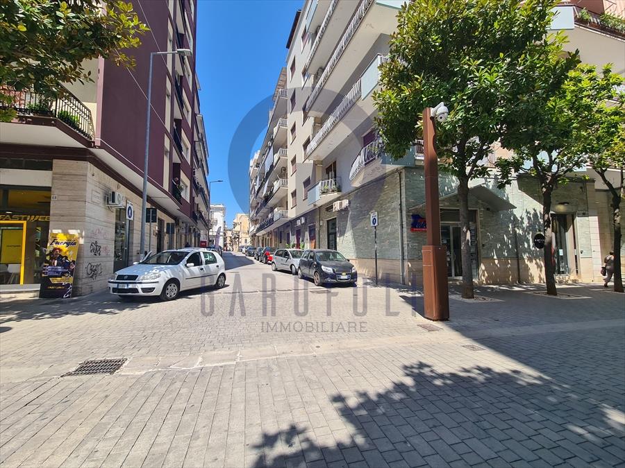 Locale commerciale in affitto in via carlo de trizio 19, Bisceglie