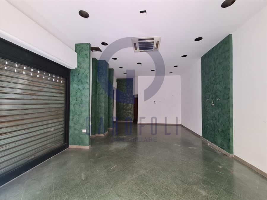 Locale commerciale in affitto in corso umberto i 97, Bisceglie