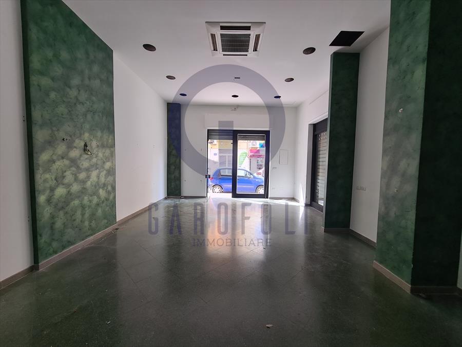 Locale commerciale in affitto in corso umberto i 97, Bisceglie