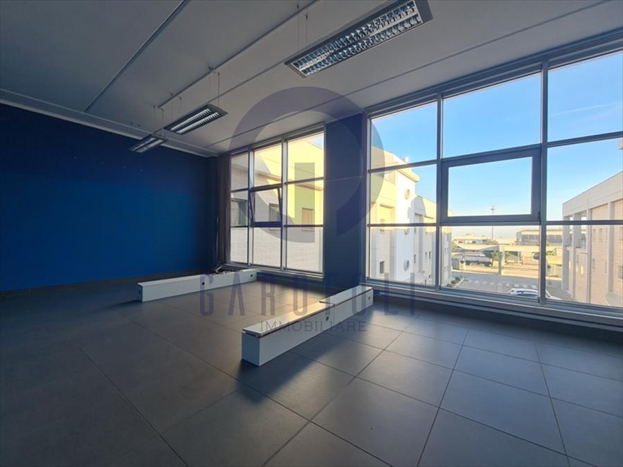 Ufficio in affitto in via antichi pastifici n.8, Molfetta