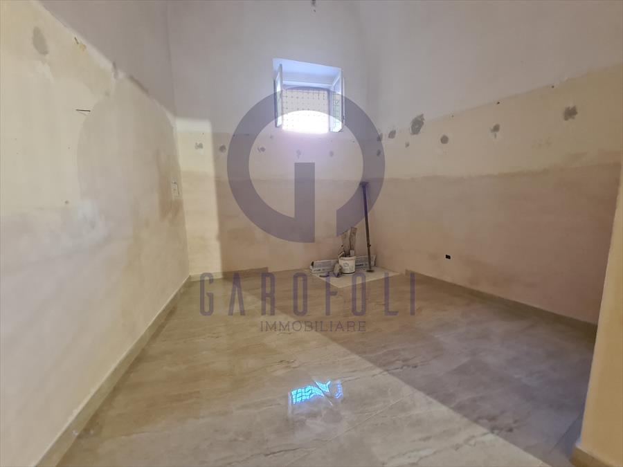 Locale commerciale in affitto in via xxiv maggio, Bisceglie