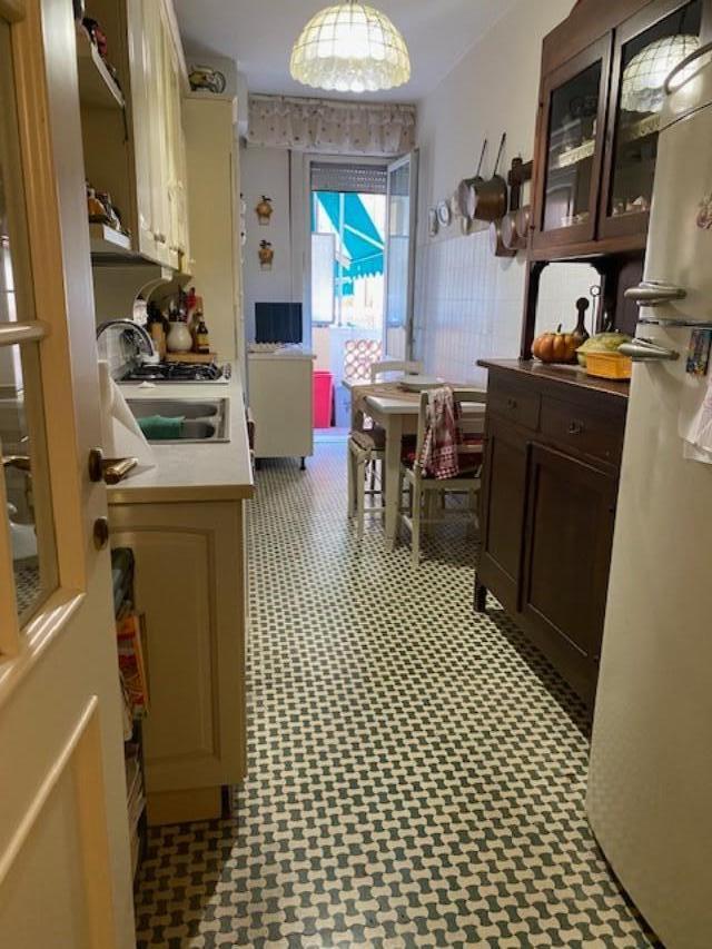 Appartamento con terrazzi, Camaiore lido di