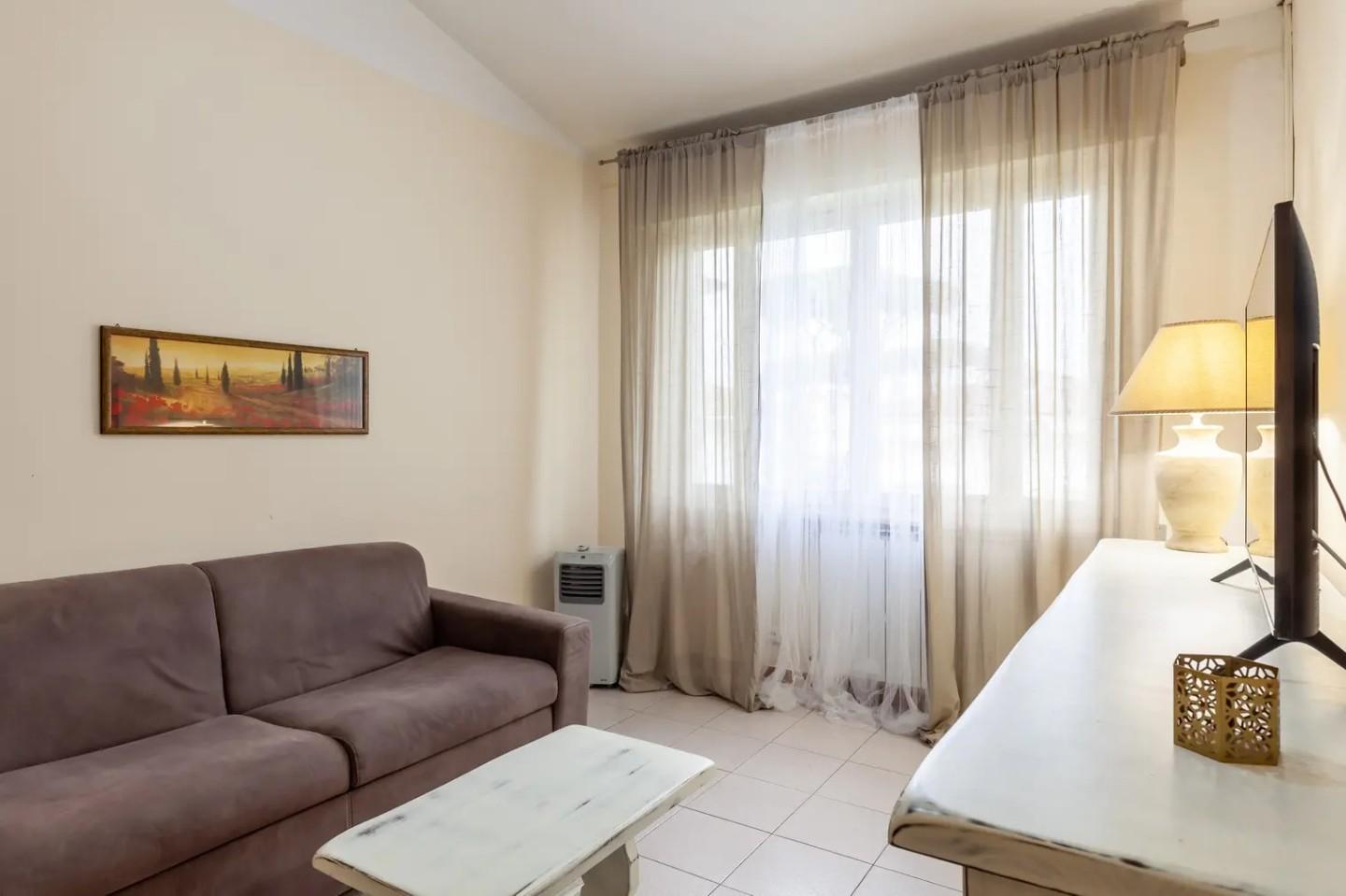 Trilocale arredato in affitto, Camaiore lido di