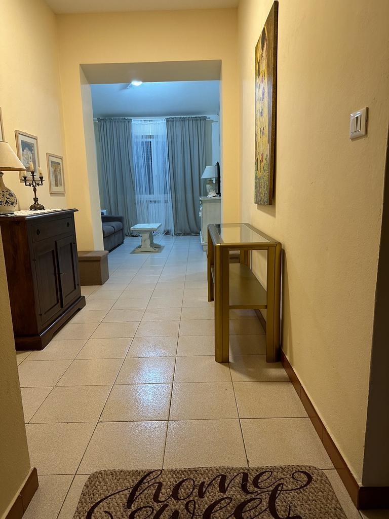 Trilocale arredato in affitto, Camaiore lido di