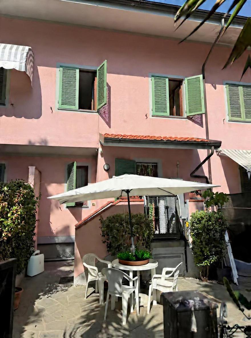 Villa con giardino, Forte dei Marmi vittoria apuana