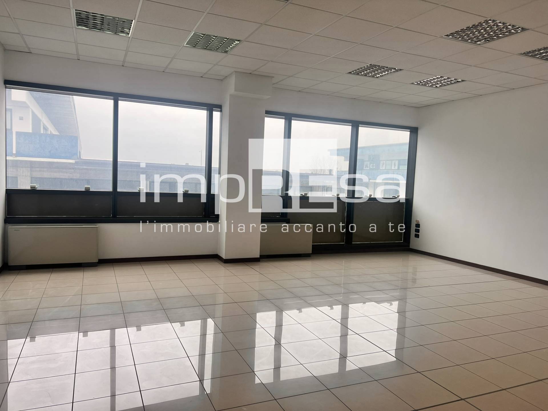 Ufficio in affitto a Marcon, Colmello