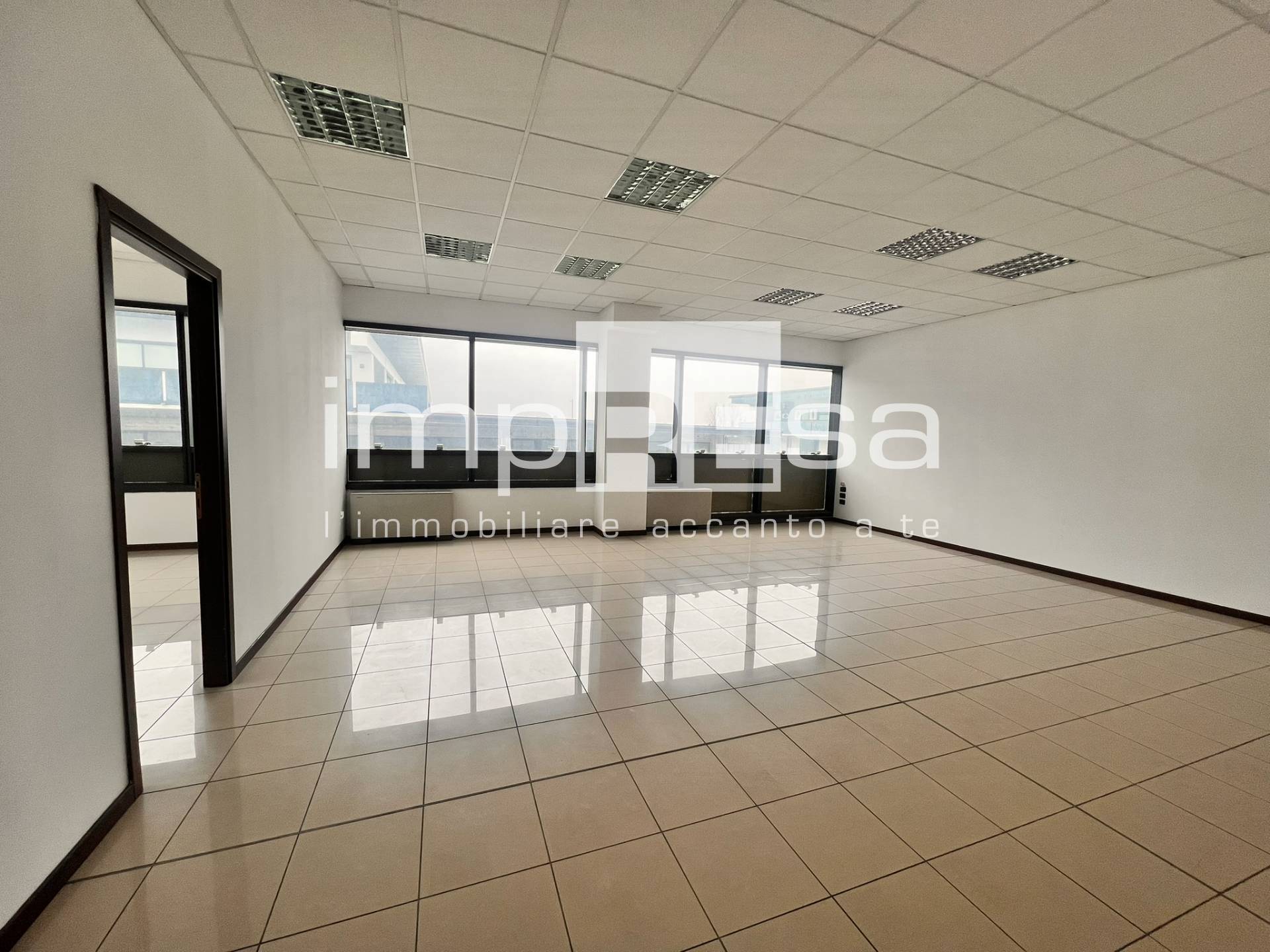 Ufficio in affitto a Marcon, Colmello