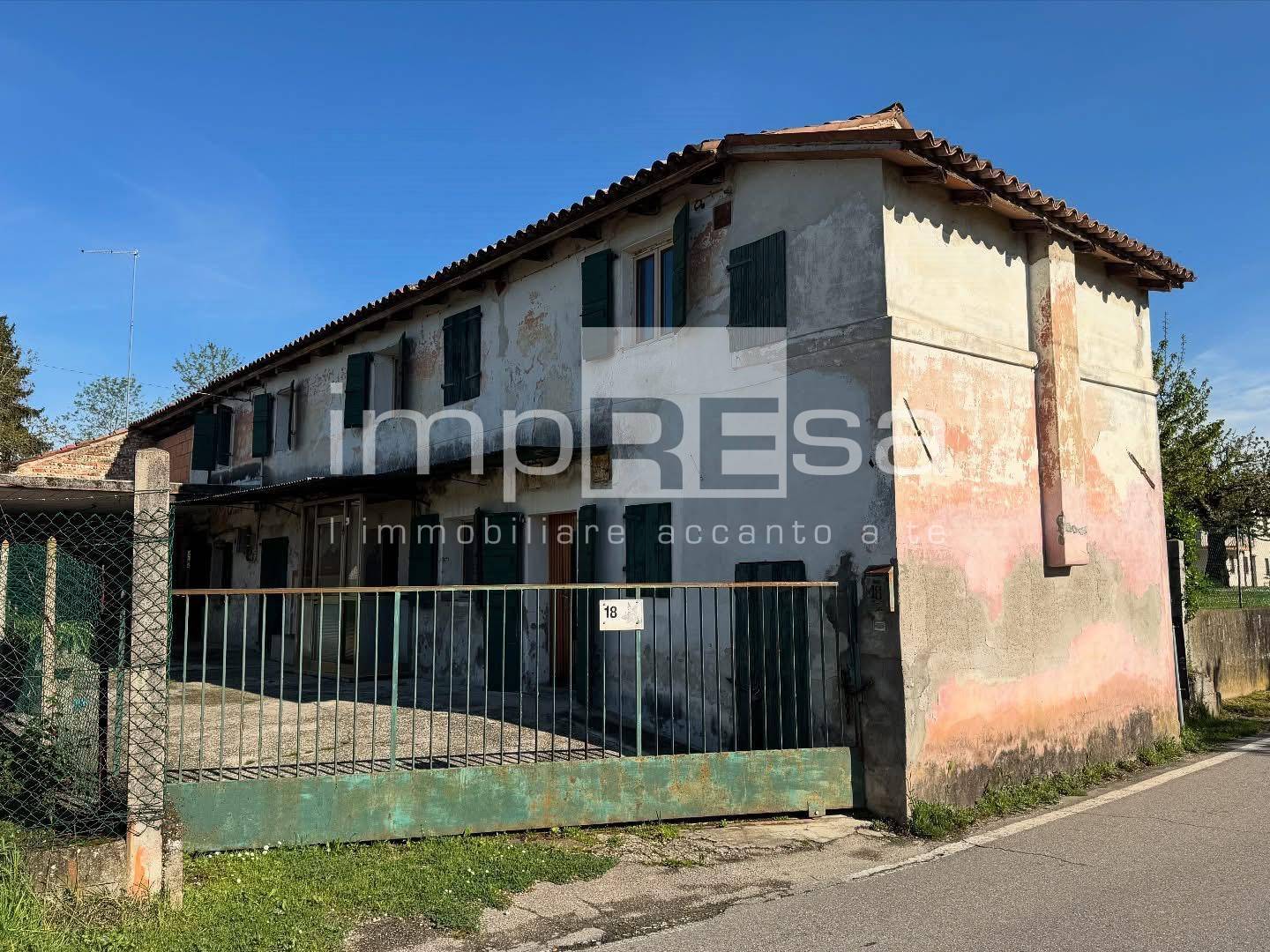 Rustico/Casale in vendita a Treviso, Ghirada