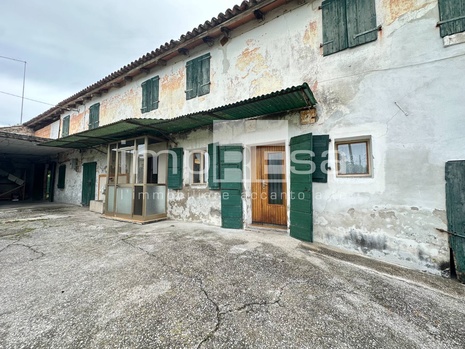 Rustico/Casale in vendita a Treviso, Ghirada