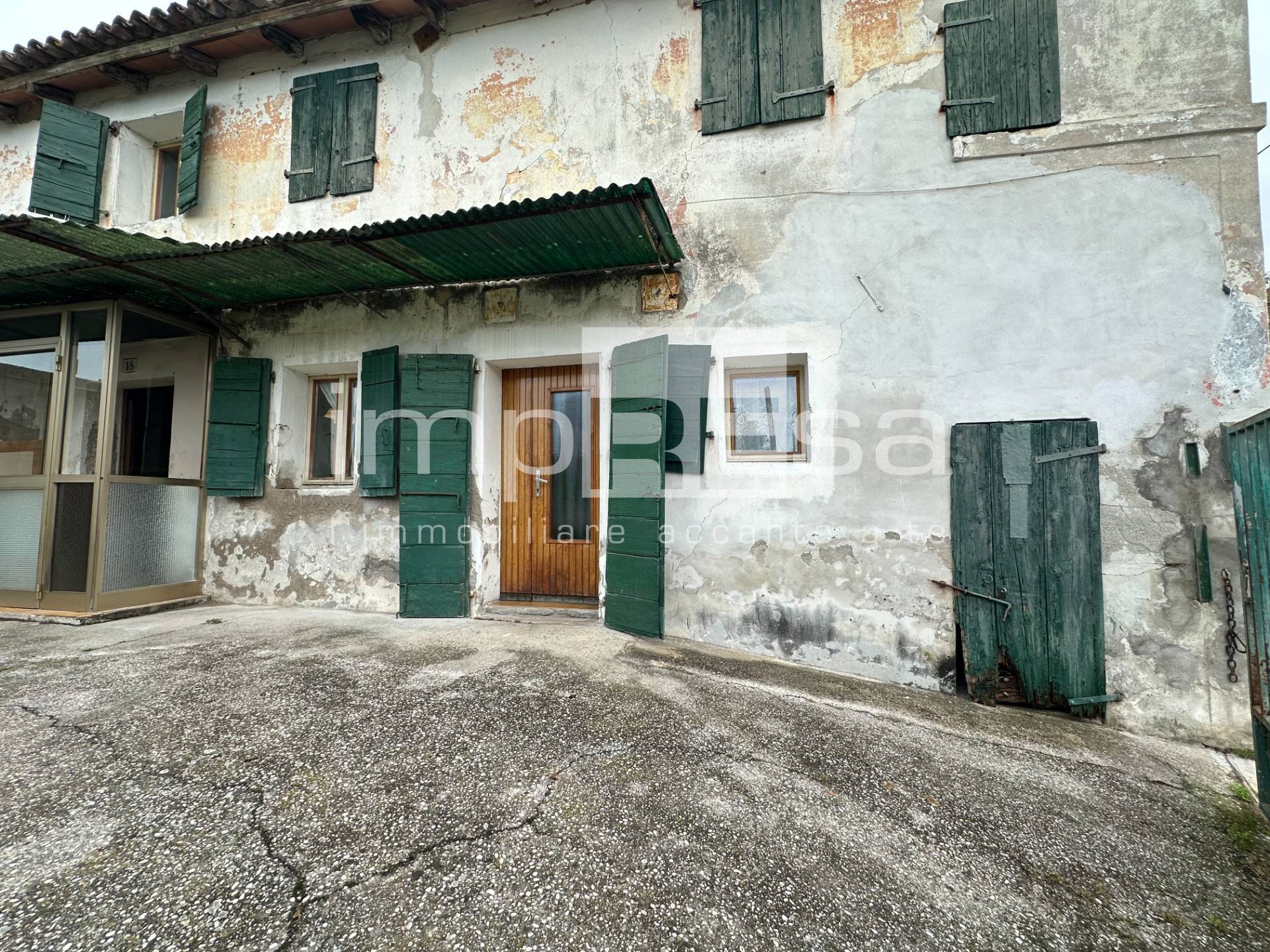 Rustico/Casale in vendita a Treviso, Ghirada