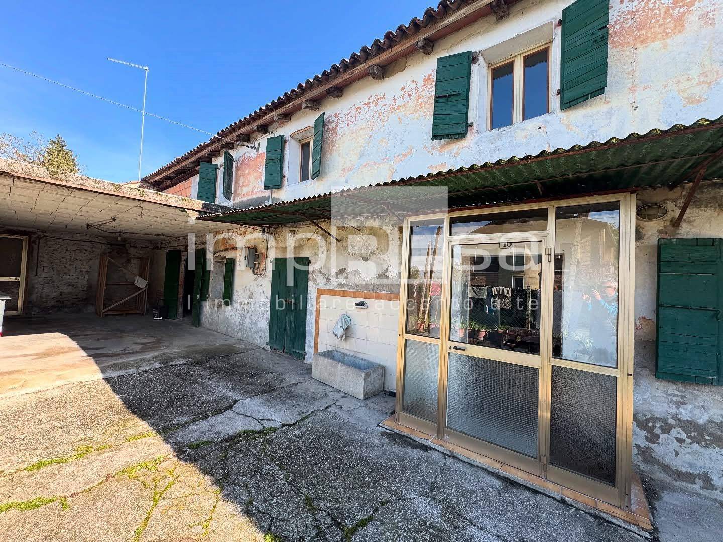 Rustico/Casale in vendita a Treviso, Ghirada