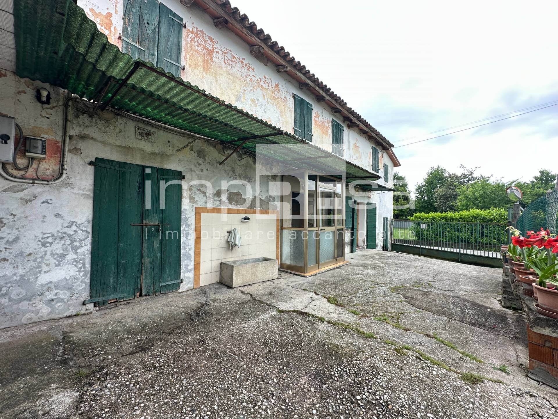 Rustico/Casale in vendita a Treviso, Ghirada