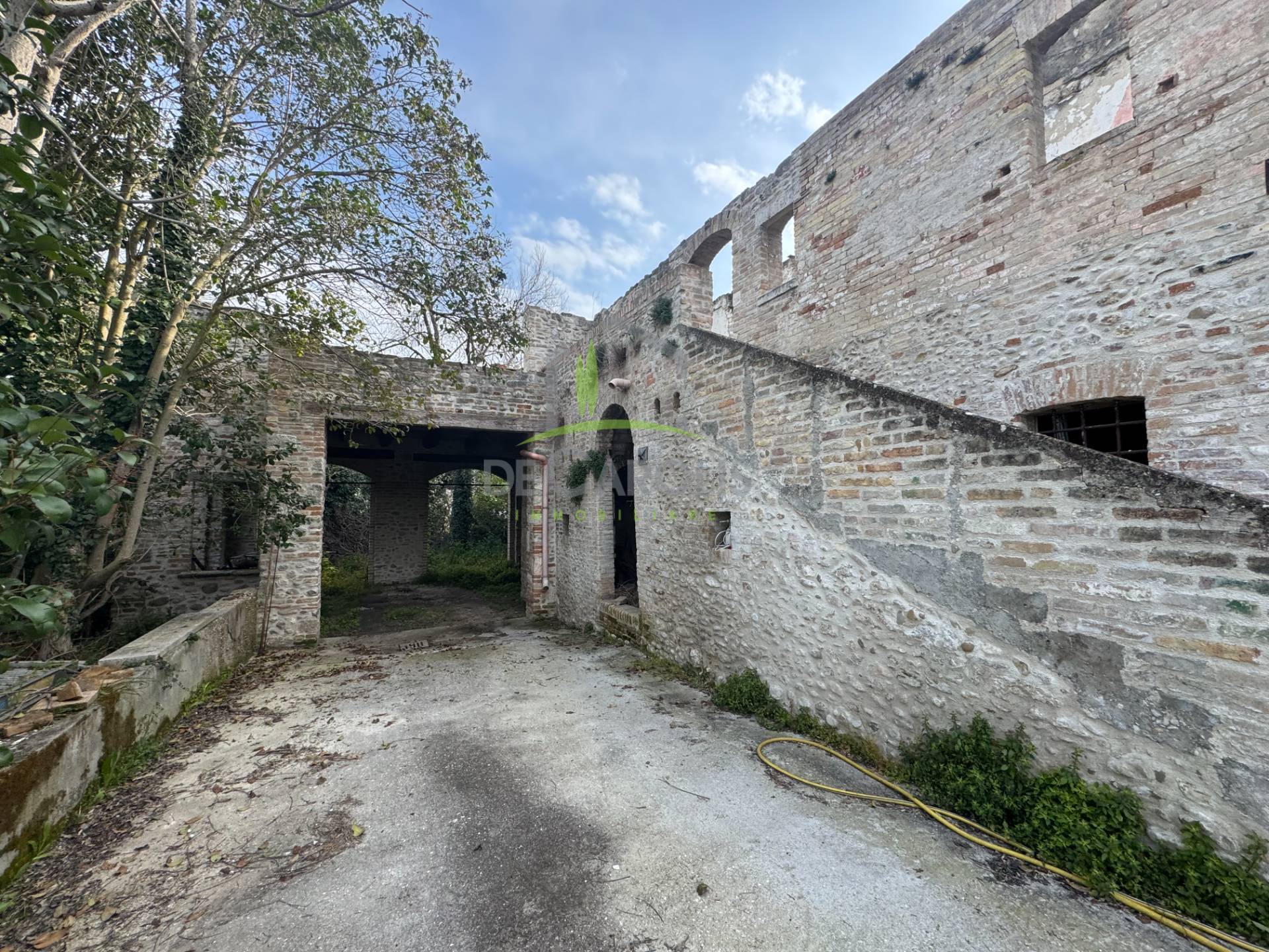 Borgo in vendita a Ascoli Piceno, Campolungo