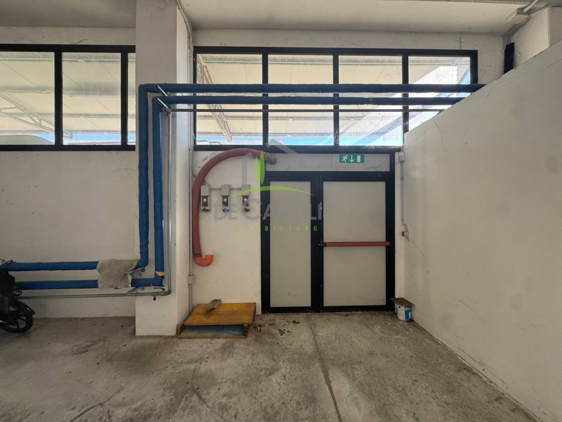 Capannone in vendita a Folignano, Piane di Morro