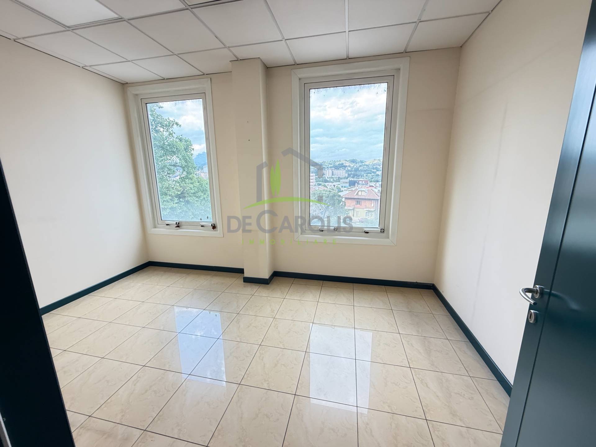 Studio/Ufficio in affitto a Ascoli Piceno, Lu Battente