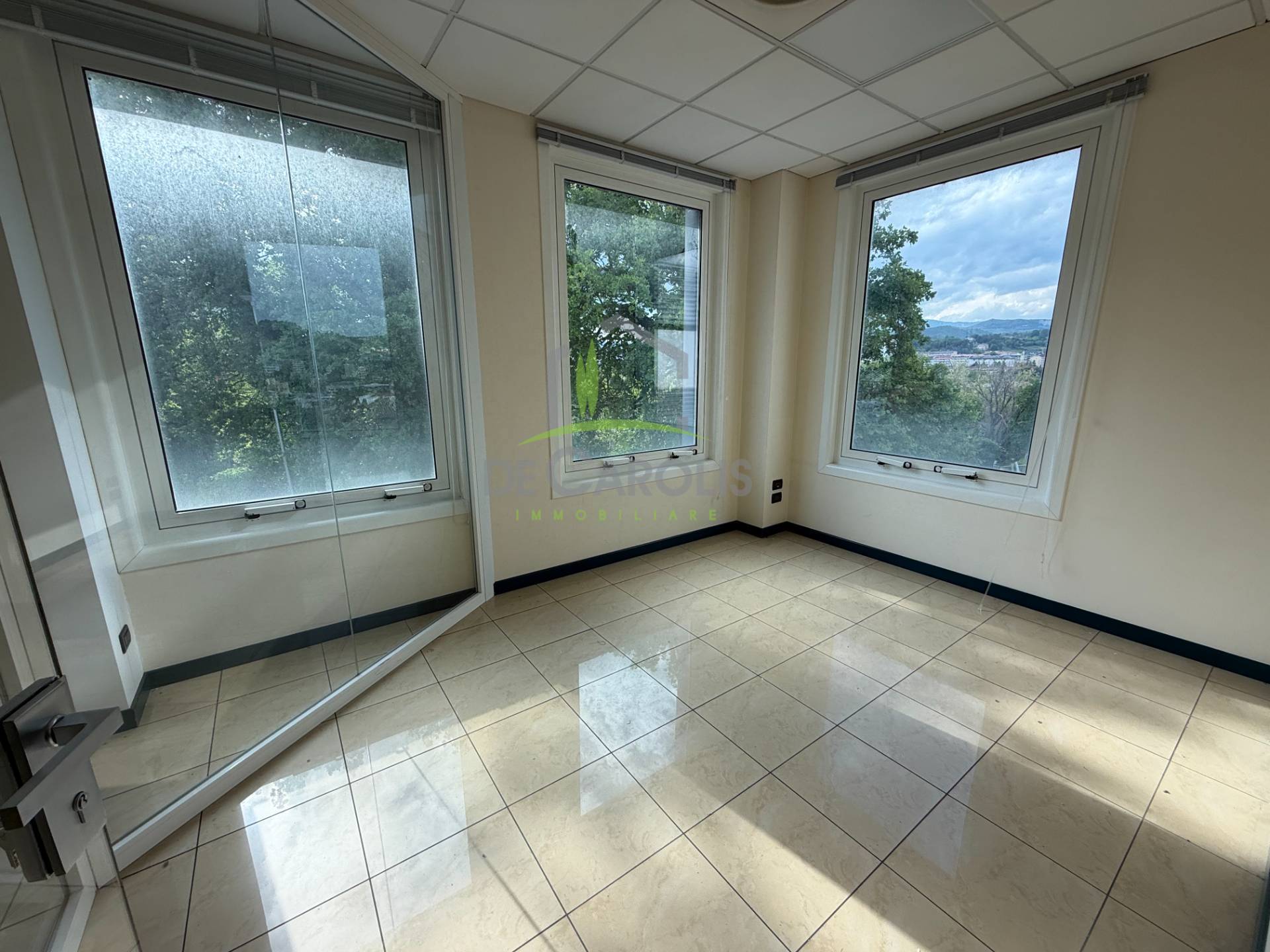 Studio/Ufficio in affitto a Ascoli Piceno, Lu Battente
