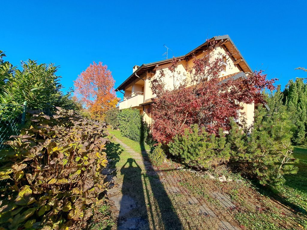 Villa con giardino a Casale Litta