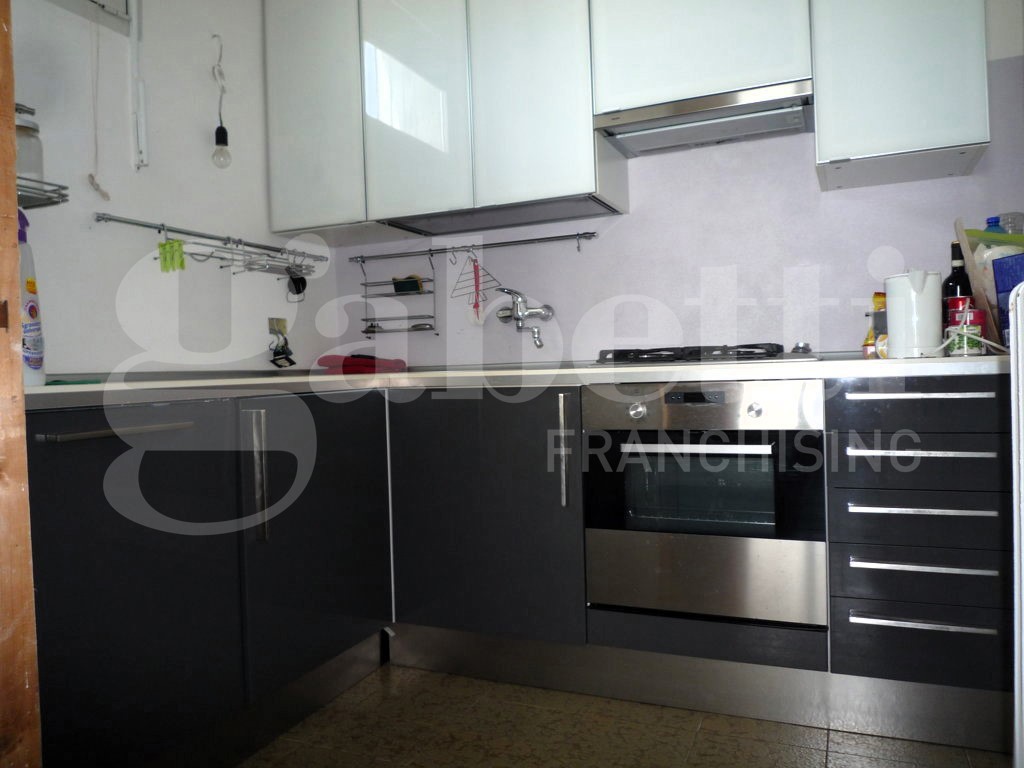 Casa indipendente in vendita a Angera