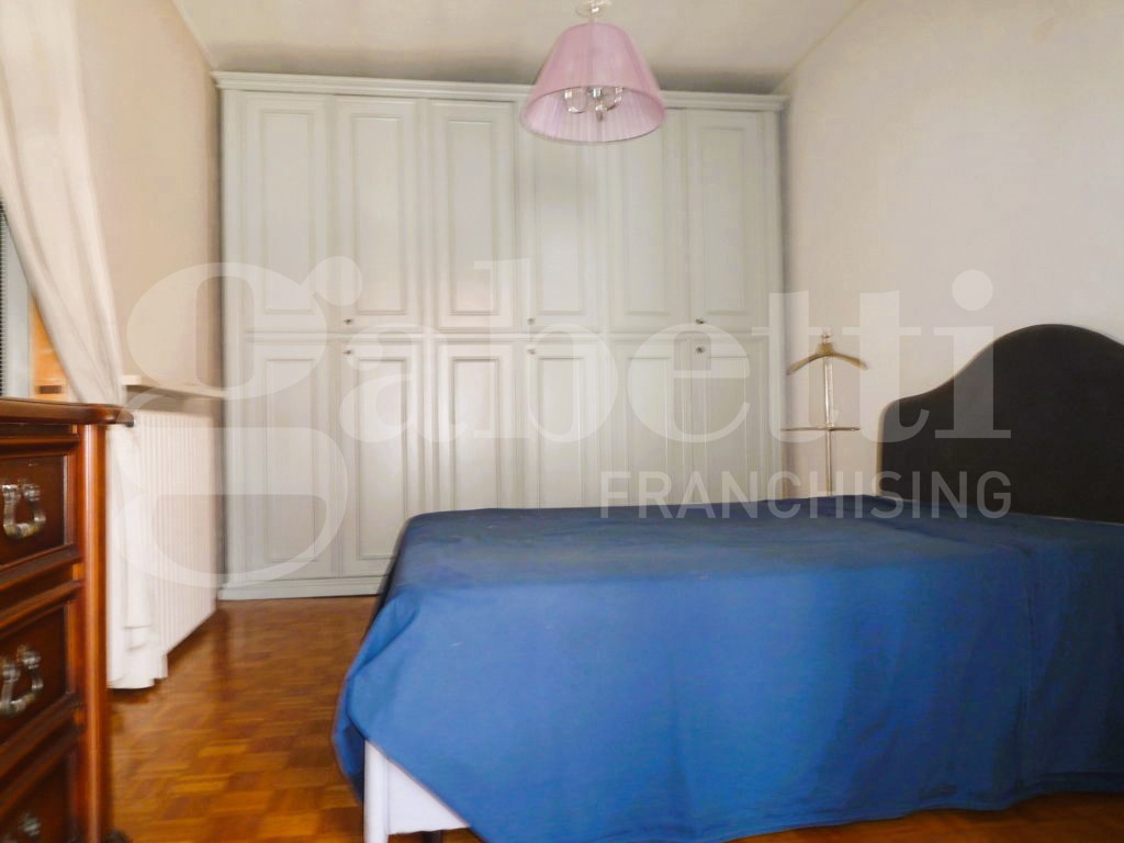 Casa indipendente in vendita a Angera