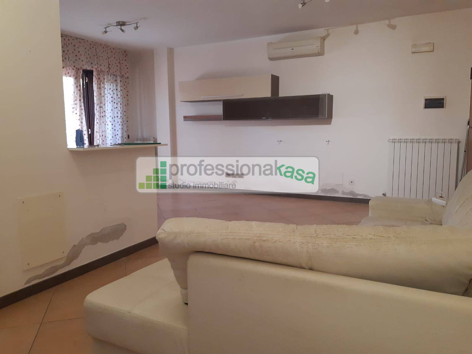 Appartamento con ingresso indipendente in vendita a Vasto, 2 Vasto Sud