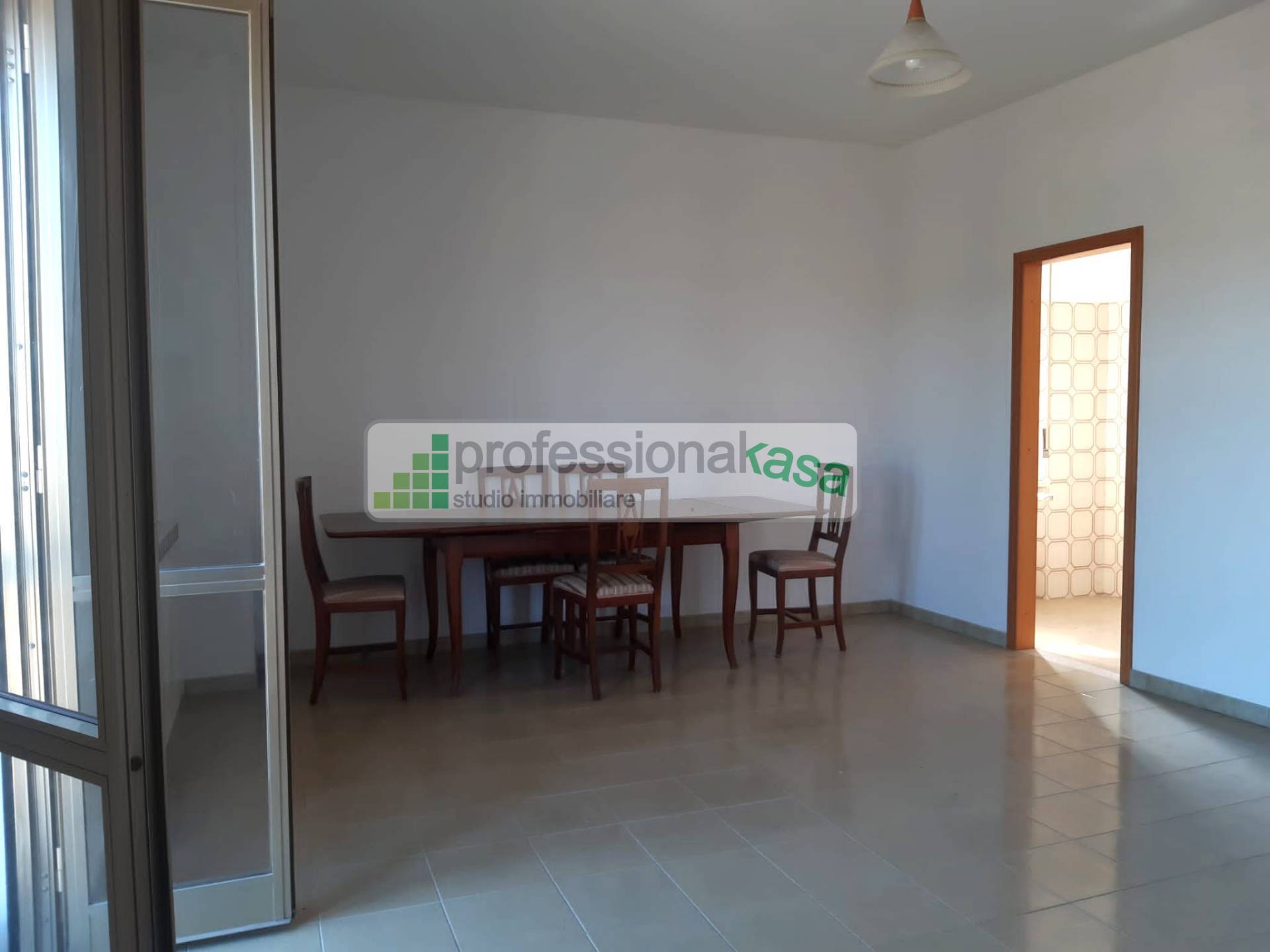 Casa con terreno in vendita a Montenero di Bisaccia