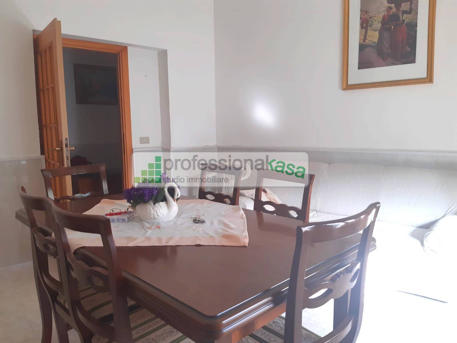 Appartamento con ingresso indipendente in vendita a Vasto, 4 Centrale Commerciale