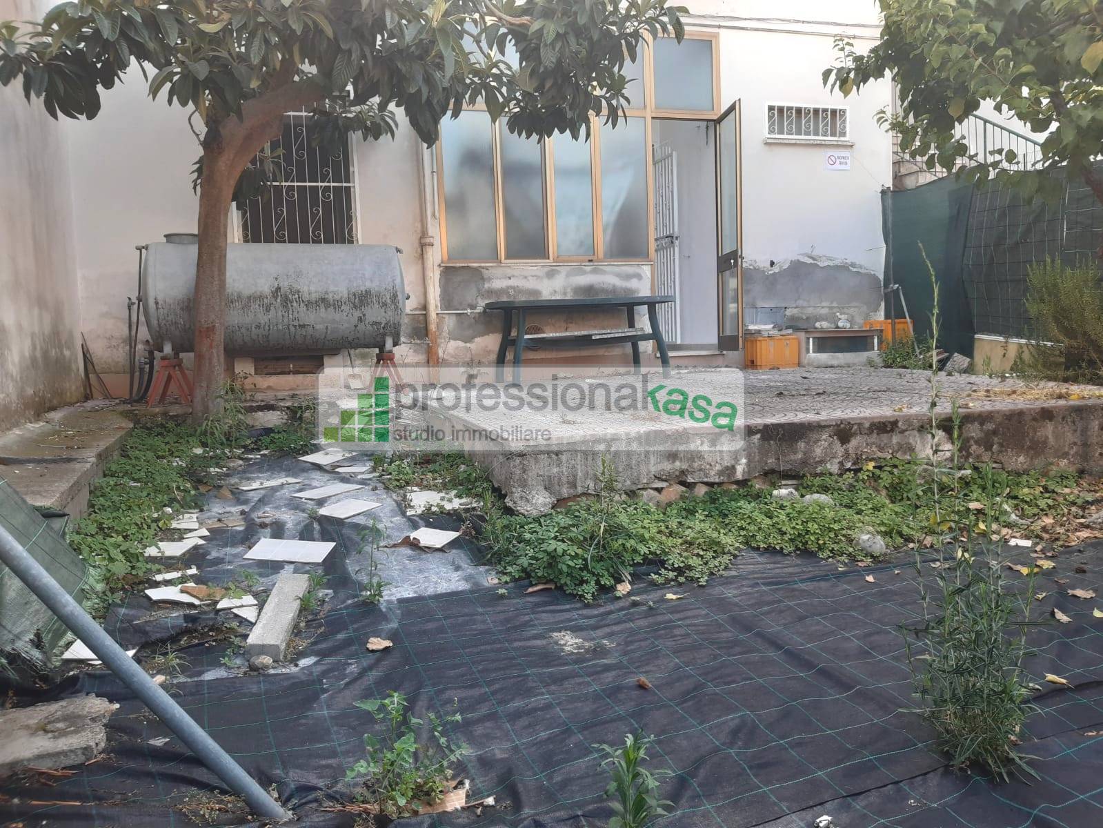 Appartamento con ingresso indipendente in vendita a Vasto, 4 Centrale Commerciale