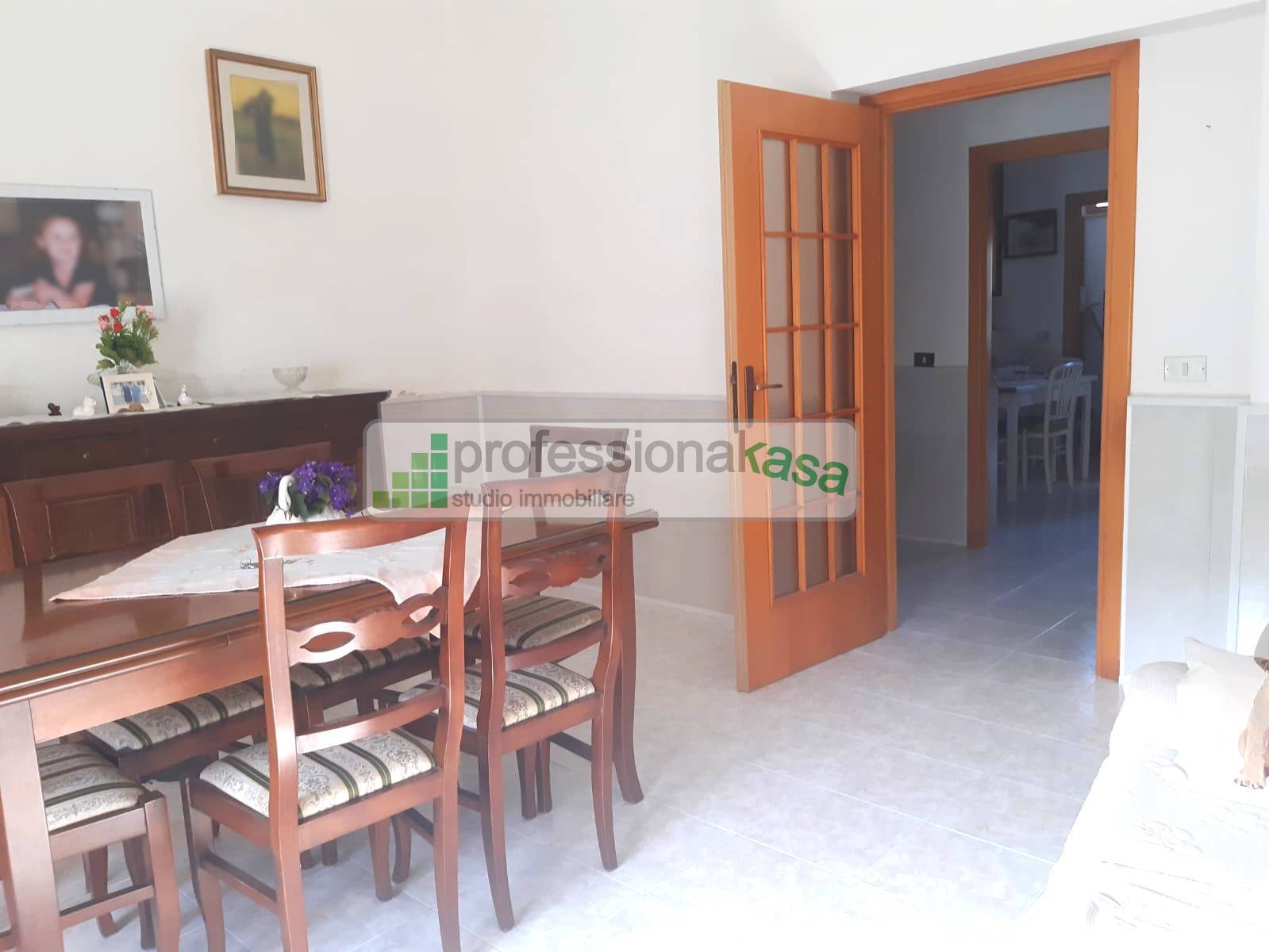 Appartamento con ingresso indipendente in vendita a Vasto, 4 Centrale Commerciale